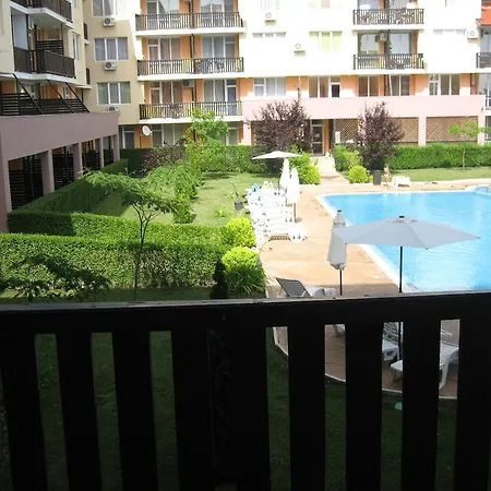 Apartment Chateau- Aheloy Apartament *